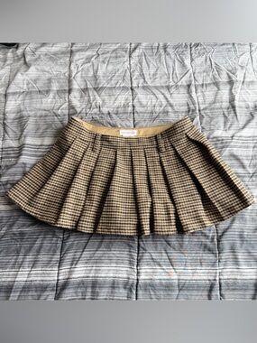 Lovers + Friends Tan & Black Pleated Houndstooth Skort
